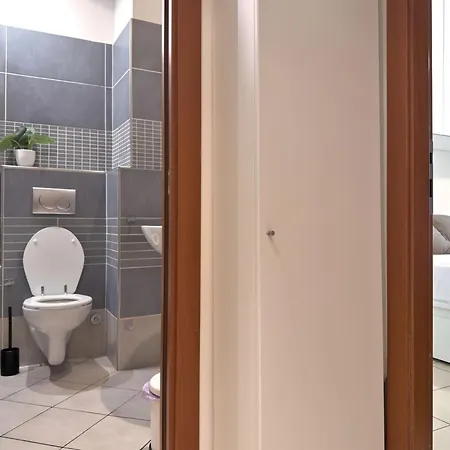 Homeby, Casa Elena Milaan